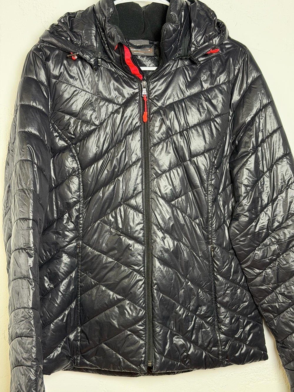 tek gear Black Quilted Hooded Puffer Jacket with Red Trim - EUC warm and cozy M